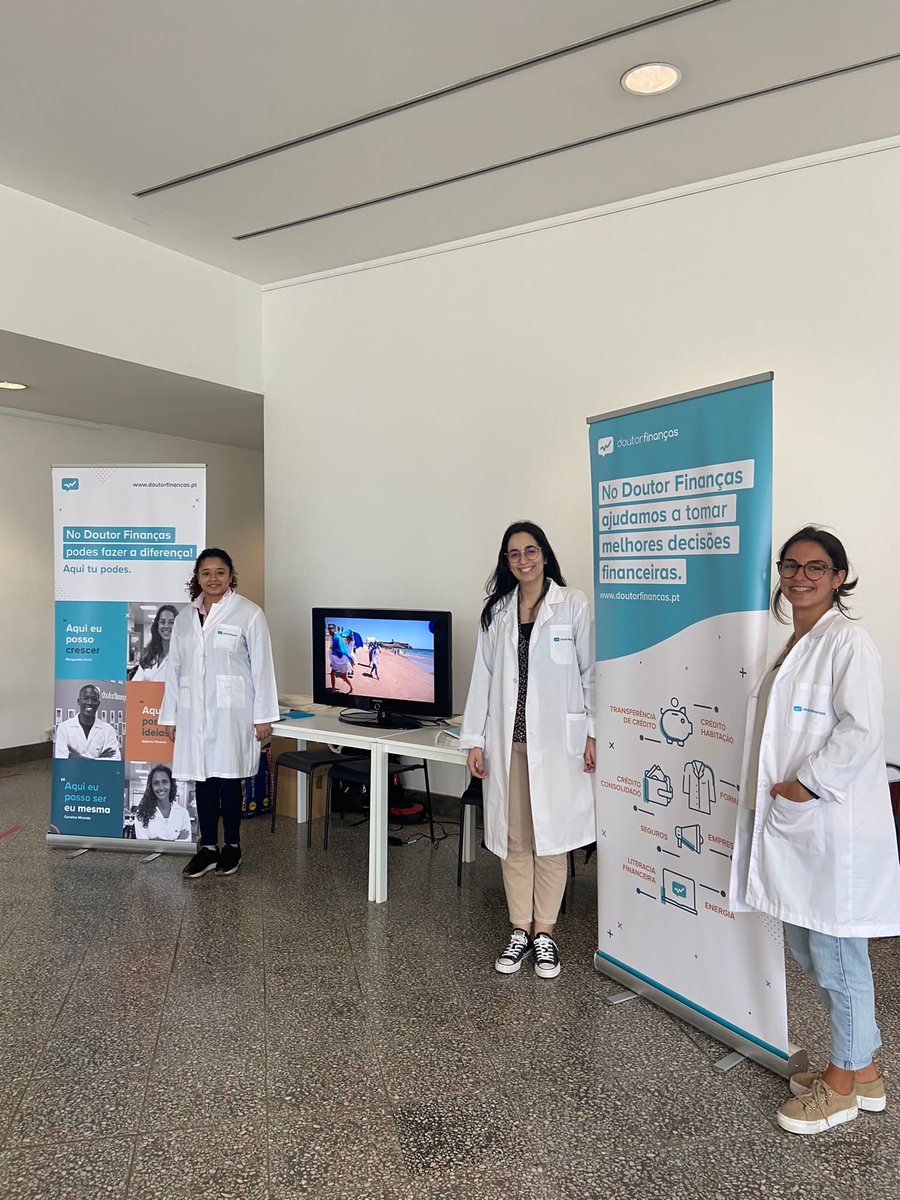 Doutor_Financas's tweet image. Já estamos na Feira de Emprego ESCS Level Up! Vem ter connosco ao piso -1. 🥼🤩

#ESCSLevelUp
@ESCS @ae_escs