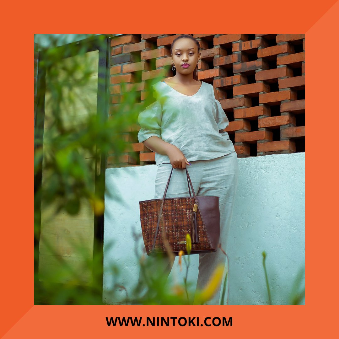 Happiness is found in the new tote bag! Find one @StudioRwanda today!

#madeinrwanda #Kigali #rwot #livinginkigali #Rwanda