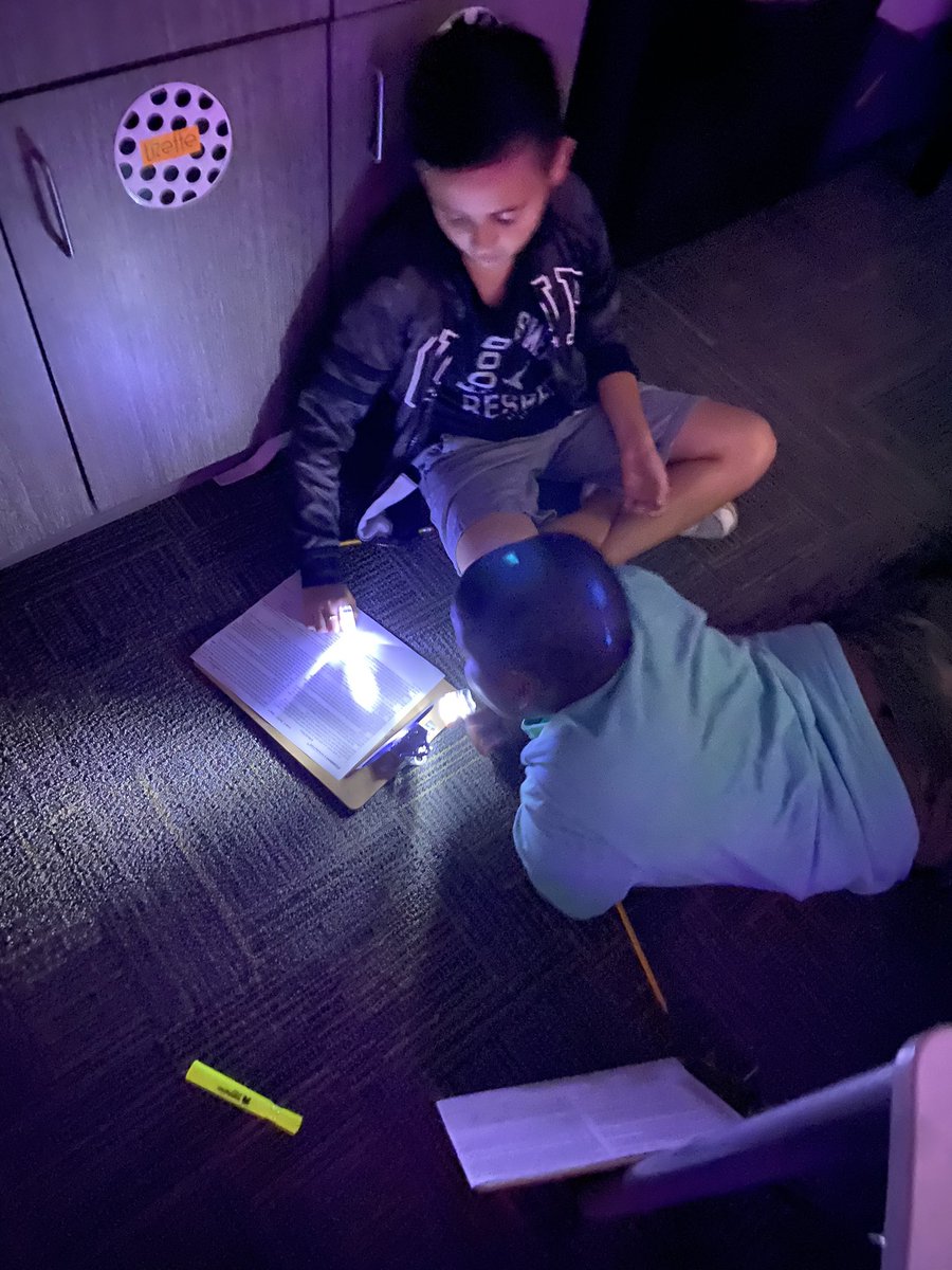 We’re flashlight reading spooky stories today! <a href="/ruthcherryelem/">Ruth Cherry Elementary School</a> <a href="/RoyseCityISD/">Royse City ISD</a> #cherrybrave