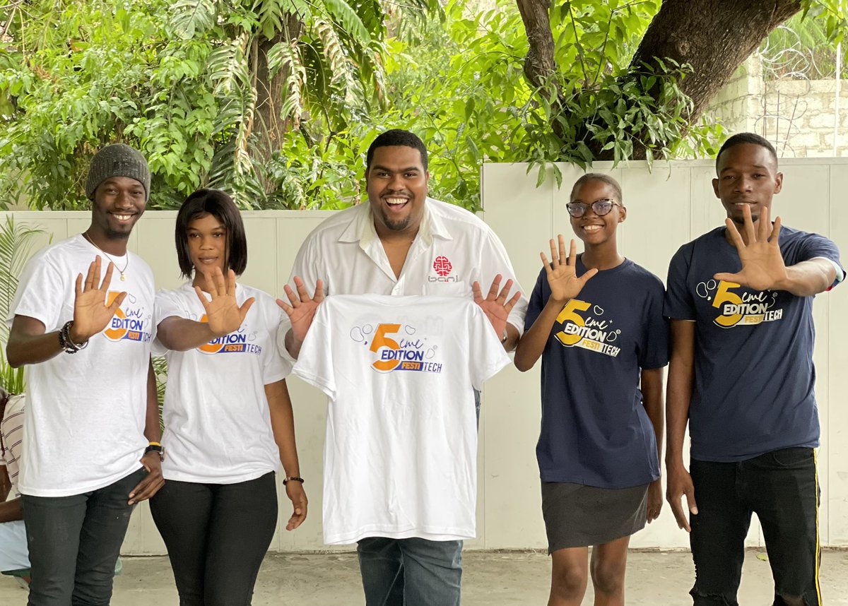 marcalainb's tweet photo. Pou moun Saint-Marc ki enterese ak Teknoloji! PA RATE 5eme edisyon #FestiTech kap fèt 30 avril!
@jerrycharles44 pale avek moun yo! https://t.co/RTqqKqfk5c