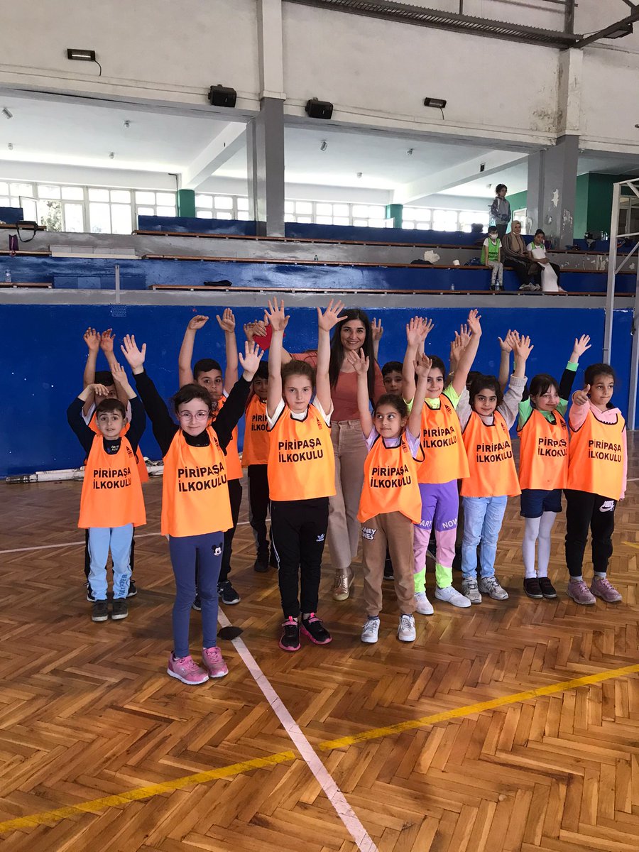 Okulumuz Geleneksel Çocuk Oyunları 2. Sınıflar kategorisinde İstanbul 4.Bölge şampiyonu olmuştur.
Emeği geçen öğrenci ve öğretmenlerimizi kutlarız.
<a href="/beyogluilcemem/">Beyoğlu İlçe Milli Eğitim Müdürlüğü</a>