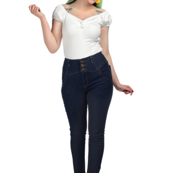 maddy_moonpie's tweet photo. So good I had to share! Check out all the items I'm loving on @Poshmarkapp #poshmark #fashion #style #shopmycloset #collectif: https://t.co/xVdzxJsSwu https://t.co/E0Nlys5cWz