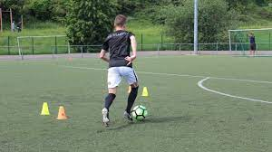 CedricRoussel06's tweet photo. Allongement du 1er contrat pro▶️de 3 à 5 ans : c’est acté !
Issue de mon rapport sur les #DroitsTV sportifs et votée dans notre #PPLSport, cette mesure permet aux clubs et aux jeunes joueurs volontaires d’exercer leurs talents en France sur le temps long !
#Onledit #Onlefait https://t.co/SscpzbHVk5