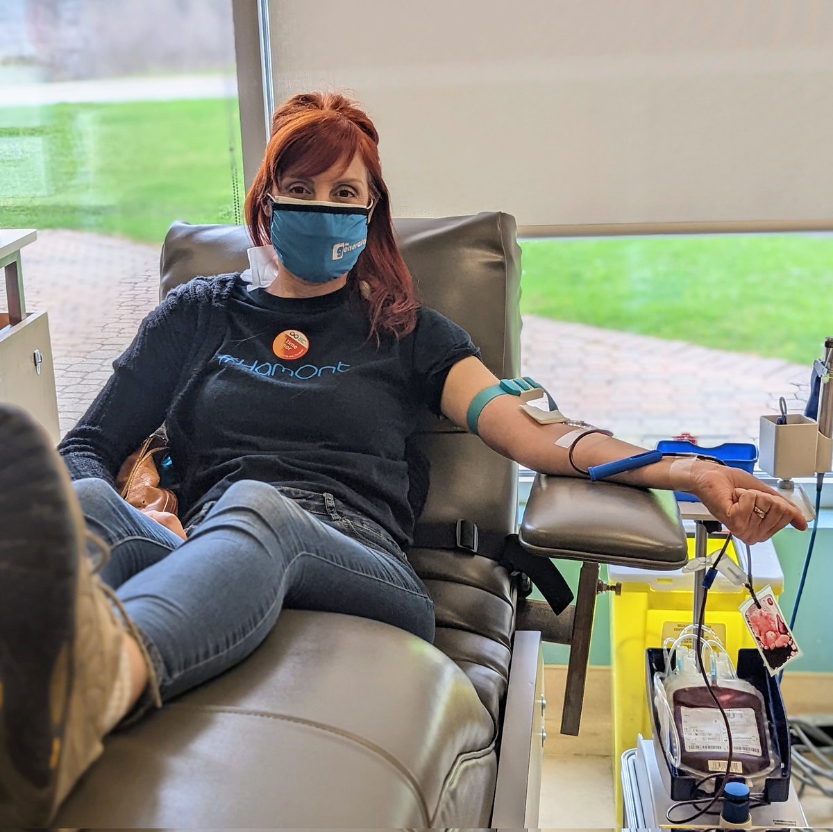 TheGeneratorCa's tweet photo. Day 3 of #5DaysForGood: donating blood @CanadasLifeline for the first time ever! It only took 10 minutes and it could help save a life.
✨Small acts of kindness to make a difference - join the movement: https://t.co/ejzmkC6w9v #HamOnt https://t.co/PiaxPlwL3D