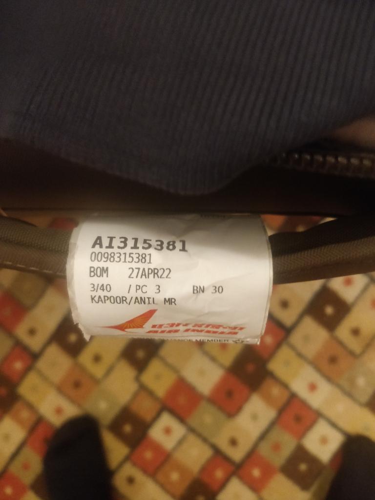 anilkashish's tweet photo. @MumbaiPolice @DelhiAirport @DelhiPoliceCom1 @airindiain @ravinair1975 
I travelled mum to Delhi 27th April AI 809 , My Bag was opened &amp; Money Robbed , Pic attached https://t.co/caCPGYhayx