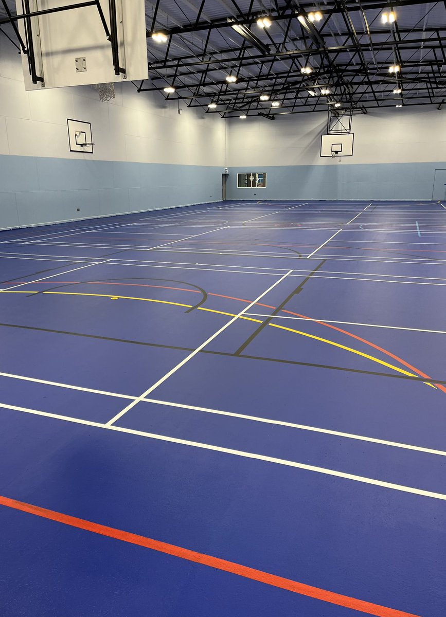 ToggerTaylor's tweet photo. #Resbuild MMA resin coatings used on an asphalt sports hall floor. Resbuild MMA Colour Coat used for the lines. A fantastic end result, ready to be enjoyed. #resinfloors #resinflooring #doncasterisgreat https://t.co/pzDypSbd3s