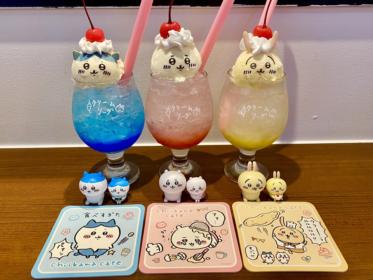 _tsumugi0122's tweet photo. 2回目のちいかわカフェ☕️🍃
郎と、クリームソーダ3つ♡並べてみたら、やっぱり激カワ😍
コースターはそれぞれのキャラ、可愛すぎデス🥹💕やはり、ここの店員さんは空気読めるわ…最高の癒し空間でした💕

#ちいかわ #chiicawa #ハチワレ #うさぎ #ちい活 #おそとでちい活 #ちいかわカフェ https://t.co/hWjYCK7X7E