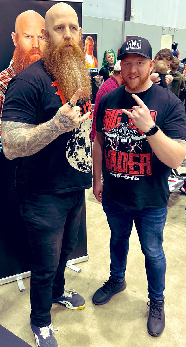 Taggsy79's tweet photo. Great to meet and chat to @ErickRedBeard this weekend @ftlowrestling Really great guy! Sorry to be the one to say you wasn’t in the new encyclopedia! Time to put Rowan back in @WWE #JusticeForRowan Great shout on the Smackdown Tag Titles page though 🤘✍️ https://t.co/mvJsjXXA68