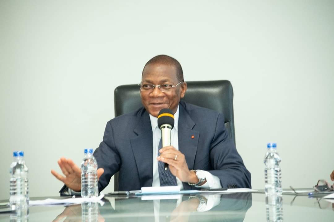 RassemblementT's tweet photo. Le Ministre Bruno Nabagné KONÉ, membre du Directoire du #RHDP a réuni, le mardi 26 avril 2022, les membres de l'ancienne Coordination Régionale du Parti dans la #Bagoué. 1/2 https://t.co/TObLQDEgGS