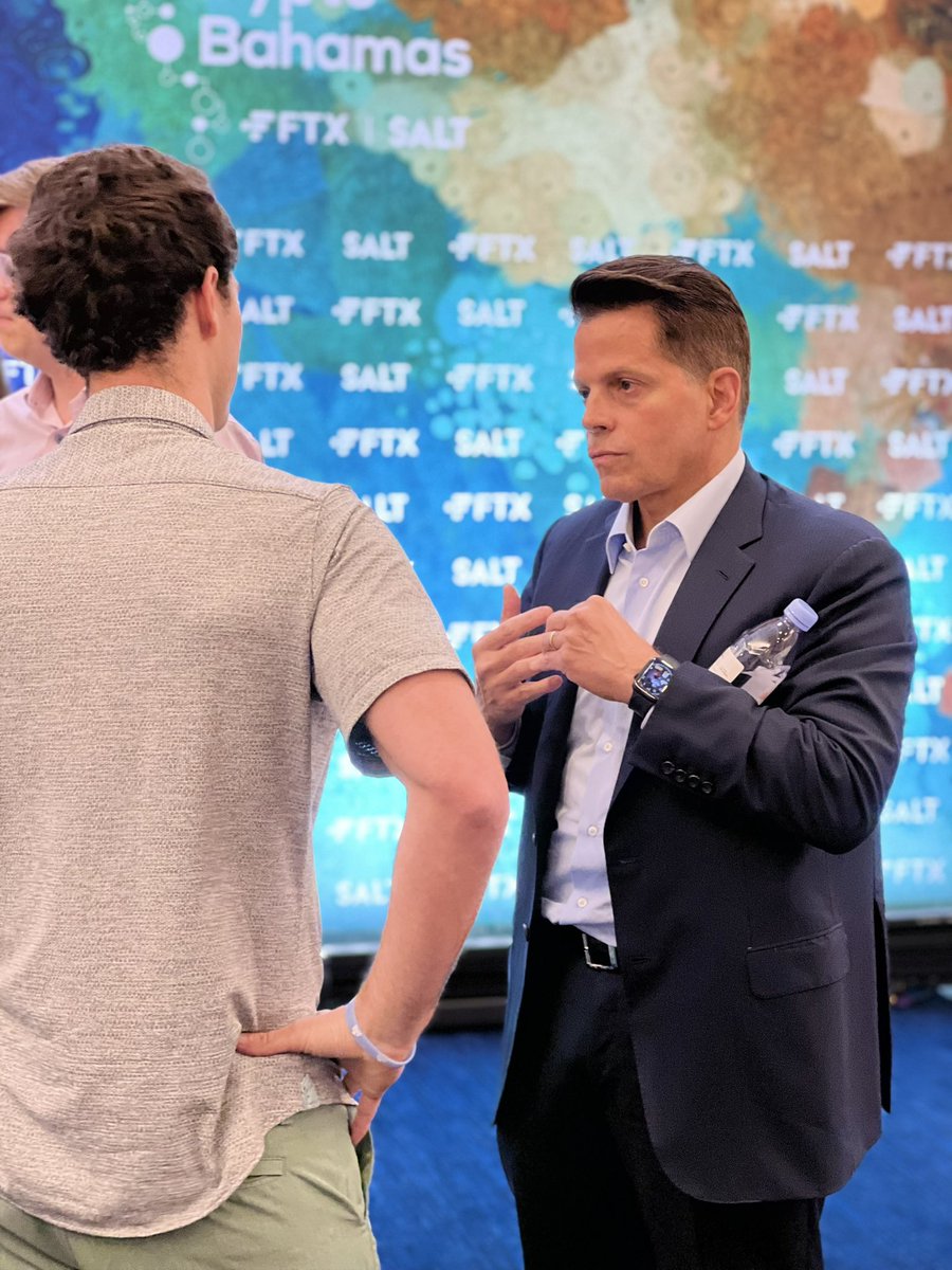 Amazing to see a room full of reporters that have come all the way to The Bahamas to experience the magic at <a href="/CryptoBahamas/">Crypto Bahamas</a>. Loved talking shop with them before the opening ceremonies.