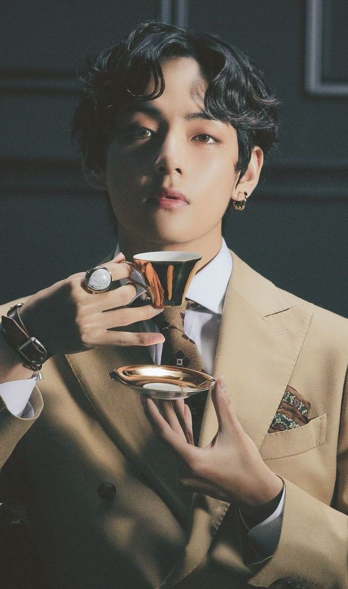 BereniqueFritz's tweet image. &quot;I am a gentleman and you are a lady&quot; 💜🇿🇦
#SArmy #SARMYSELCADAY #SASD @BTS_twt @BTSPROJECTRSA