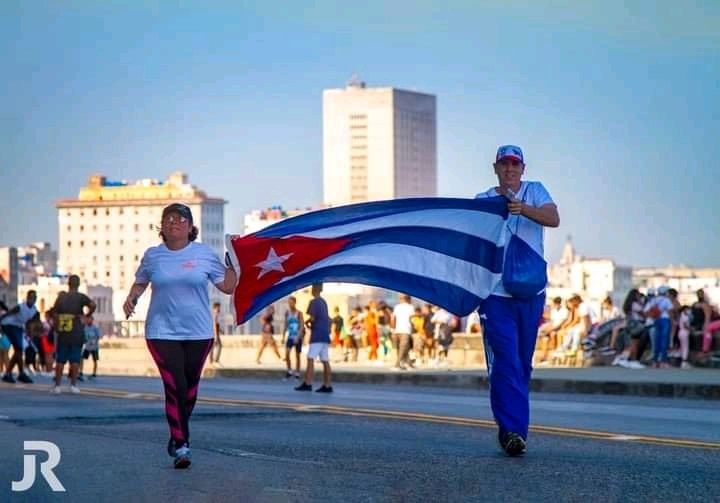 Como no salir a Las plazas si #CubaViveYTrabaja #Viva1roMayo
