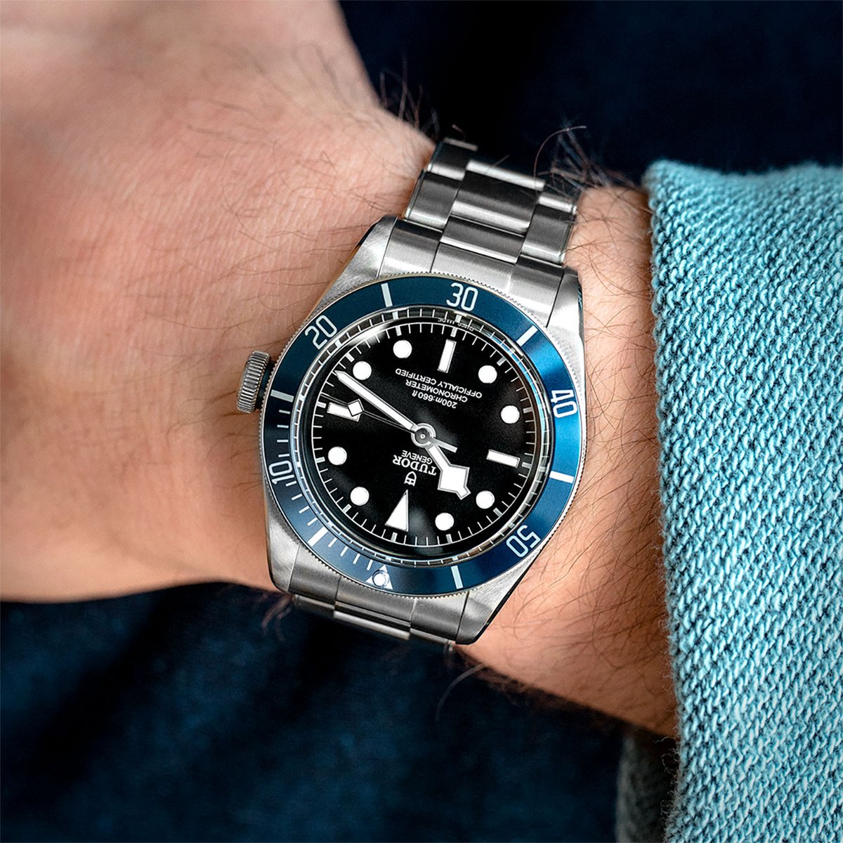 Blue hues of the ocean, captured in the anodised aluminium bezel of the <a href="/Tudor_Watch/">Tudor Watch</a> Black Bay M79230B-0008. 41 mm steel case, Rivet steel bracelet, Manufacture Calibre. #TudorWatch #BornToDare #burrells 

🛍 bit.ly/38pG2eX
