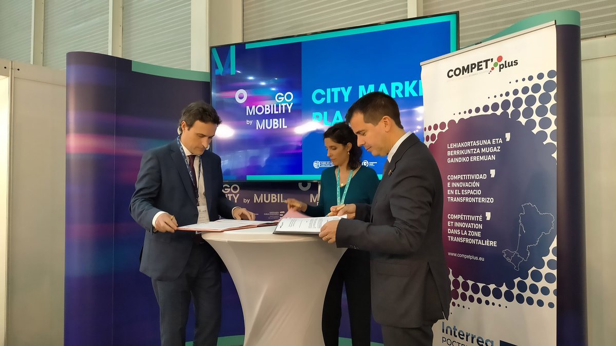 CompeTplus's tweet photo. Aujourd'hui les plateformes d’innovation en mobilité TOPOS (Nouvelle-Aquitaine), MUBIL (Pays Basque) et NAVEAC (Navarre) ont signé un accord pour créer un consortium transfrontalier de #mobilité électrique, autonome et connectée. L'accord s'inscrit dans le cadre de #COMPETplus https://t.co/6iLqTNkPCl