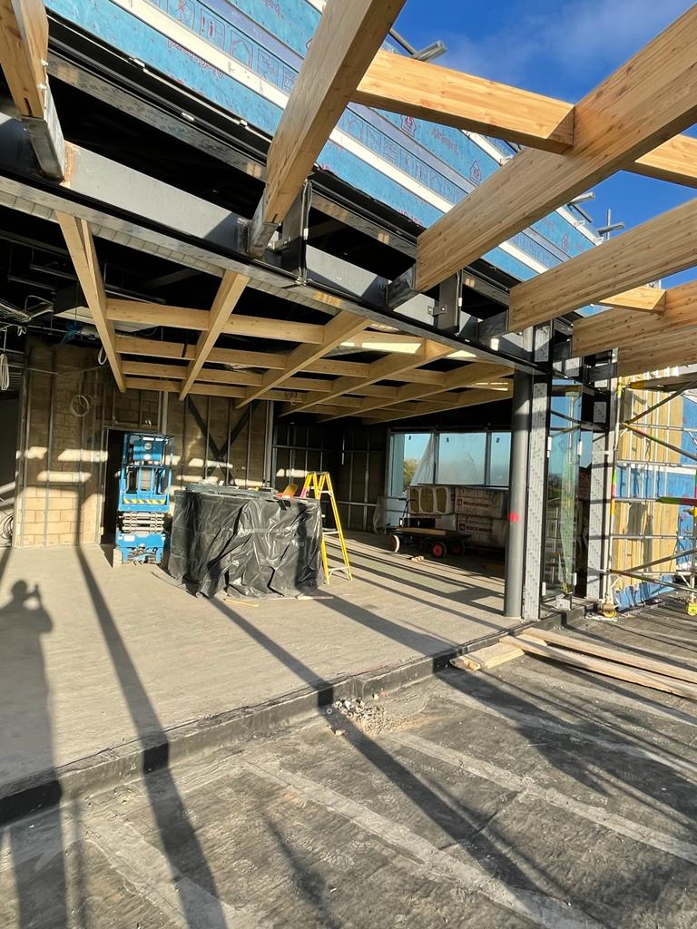 BucklandTimber's tweet photo. Made from Siberian Larch glulam externally and spruce internally, the installation of the feature rooftop pergola for @BealHomes  HQ is coming along nicely. 

Architect: @THPArchitects 

#glulamstructure #glulamconstruction #glulambuild #glulamtimber #glulambeams #timber https://t.co/dqZbMgsh9T