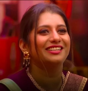 BrindaHere's tweet photo. Happy Birthday @Priyanka2804! 🎂🎁🎊💐🎉
Have a great year ahead 

#HBDPriyankaDeshpande | #PriyankaDeshpande #HappyBirthDayPriyankaDeshpande | #28thAprR https://t.co/NPXlEAvp5Y