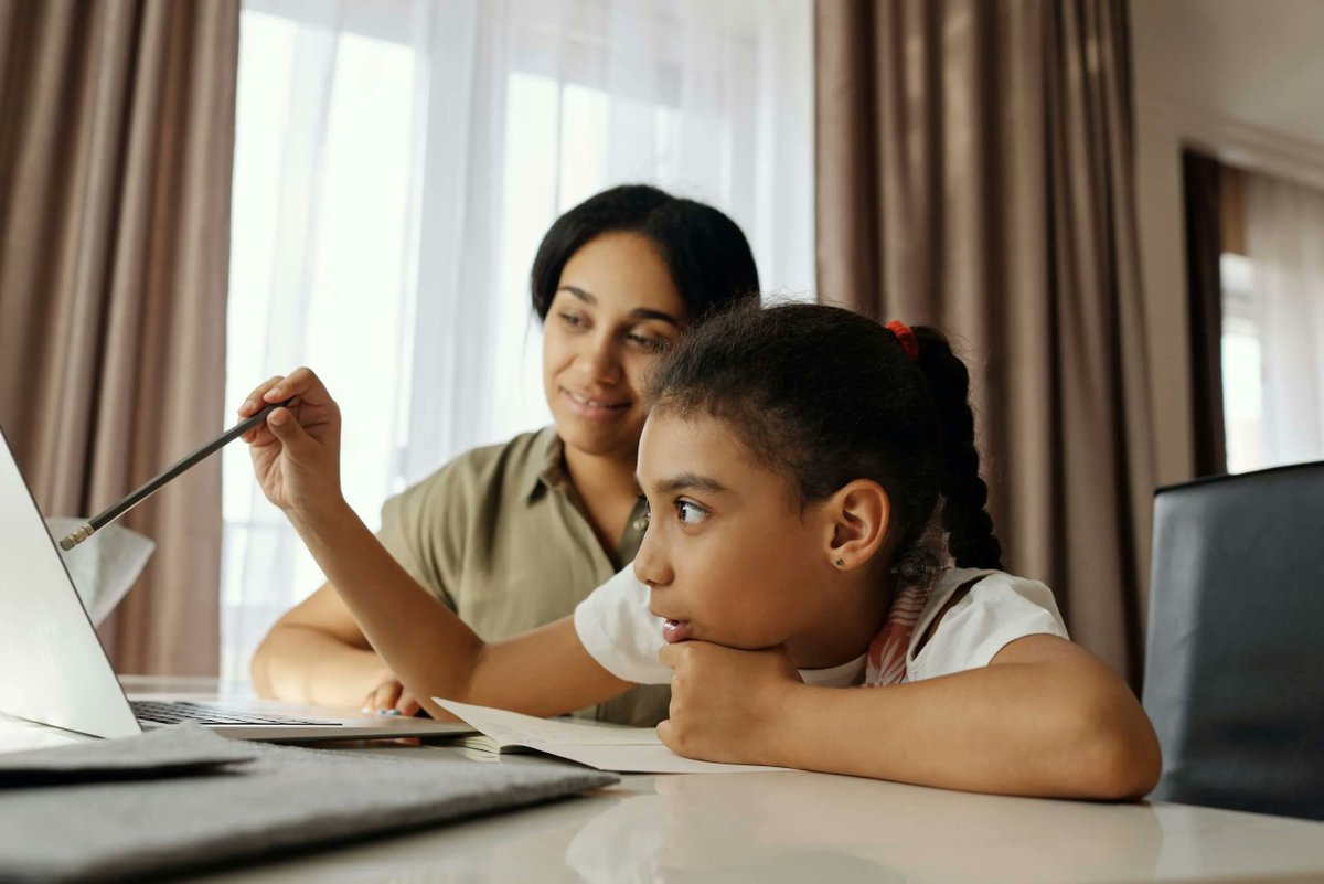 LearnSafari's tweet photo. Blog: How can I Teach My Child Spanish Even if I’m not a Spanish Speaker? https://t.co/CRNd4qeO4p. #learnspanish #spanishforkids https://t.co/mzP1UF6hdi