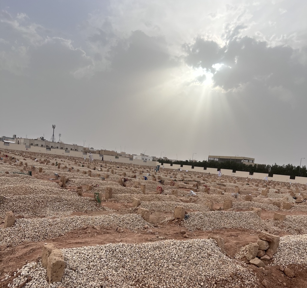 يارب رحمتك لامواتنا واموات المسلمين
يارب تولنا برحمتك ولطفك وفضلك وغفرانك