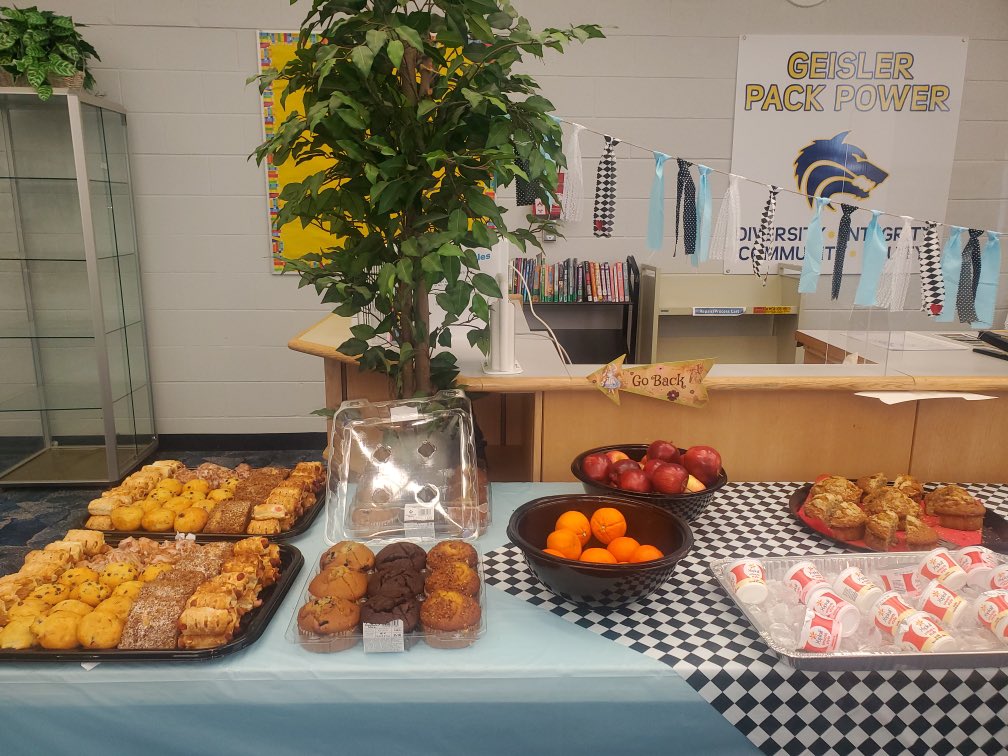 GeislerPtsa's tweet photo. We would like to thank…

@TimHortons of Walled Lake for helping us with our breakfast budget.  They helped us with coffee, muffins and bagels 

@Supercarwashmi for their generous donation of 2 free car washes!  @WalledLkSchools @geislerwolfpack #TeacherAppreciationWeek2022 https://t.co/a4uagfR9Vk