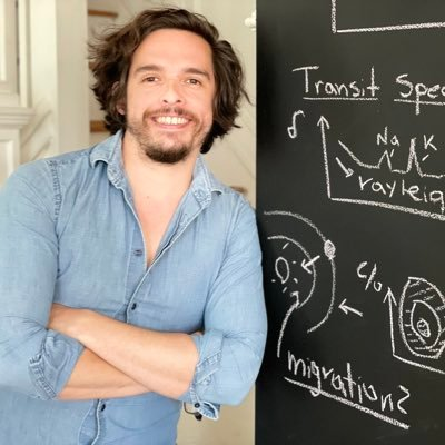 AstroUSP's tweet image. Hoje 27/abril 14:00 - 15:00 Seminário do IAG/USP sobre atmosferas de exoplanetas:

"Constraining the atmospheric composition of mornings and evenings on distant exoplanets"

Dr. Néstor Espinoza @nespinozap (Space Telescope Science Institute)

Transmissão:  youtube.com/c/AstronomiaIA…