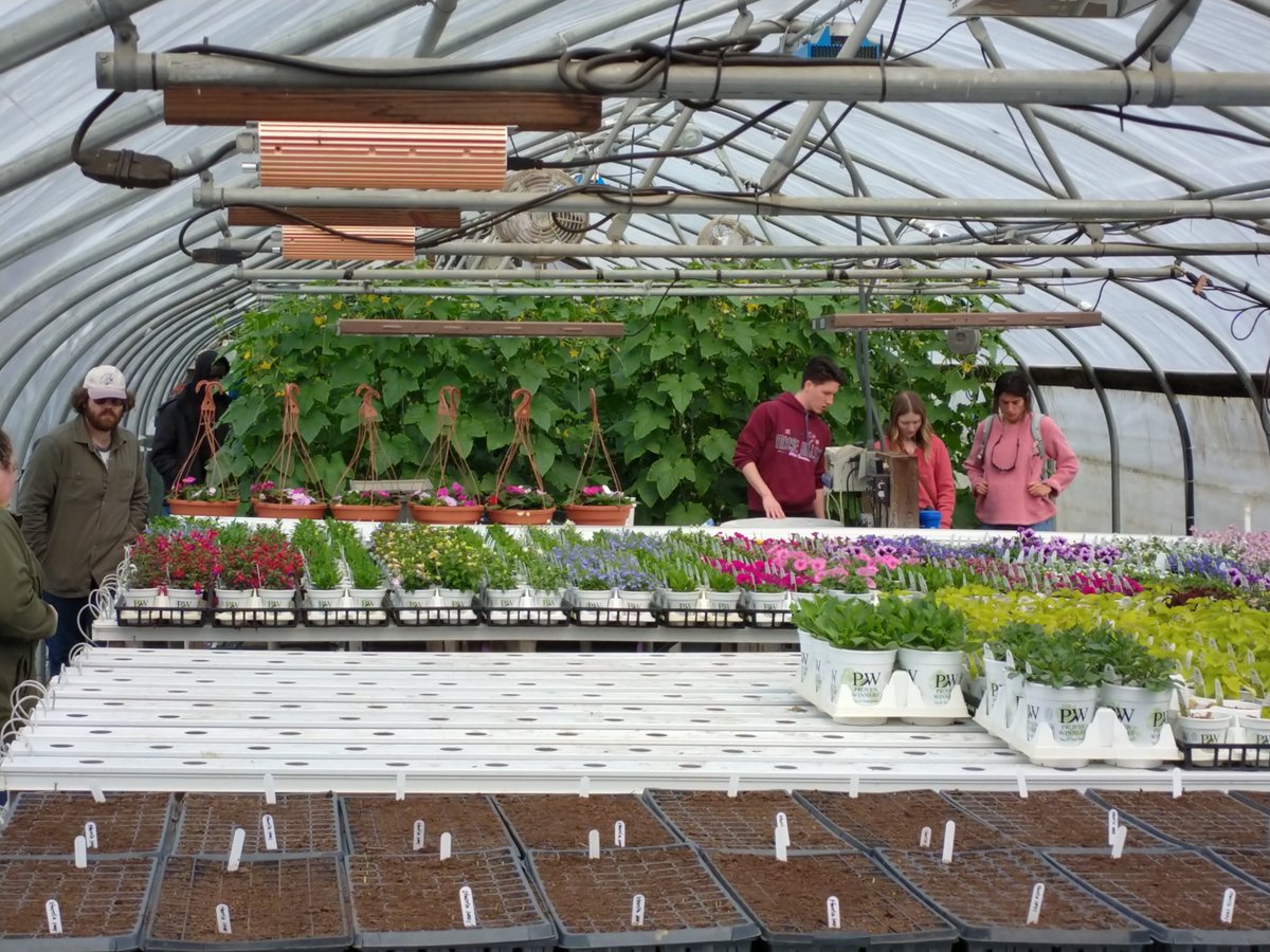 FarmtoYouNH's tweet photo. Farm to YOU NH field trip to Riverside Farm in North Berwick, Maine. https://t.co/voHVegEBTf