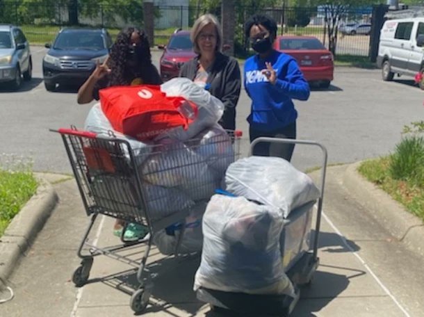 uapbzetas's tweet photo. We appreciate everyone who came and donated clothes in support of the event. We will also give a check to CASA Women's Shelter with all monetary donations given to the chapter in support of the event.
#ZPHIB #ArkansasZetas #SCRZetas #BetaBeta #LongLiveBetaBeta https://t.co/hdMD5WFMtG