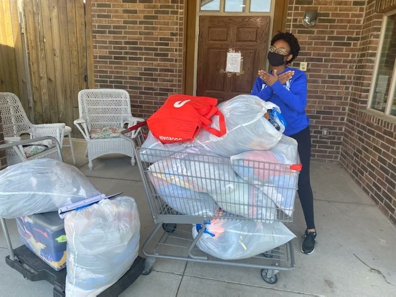 uapbzetas's tweet photo. We appreciate everyone who came and donated clothes in support of the event. We will also give a check to CASA Women's Shelter with all monetary donations given to the chapter in support of the event.
#ZPHIB #ArkansasZetas #SCRZetas #BetaBeta #LongLiveBetaBeta https://t.co/hdMD5WFMtG