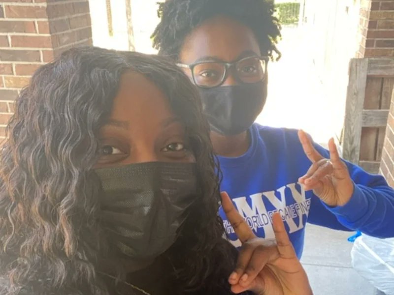 We appreciate everyone who came and donated clothes in support of the event. We will also give a check to CASA Women's Shelter with all monetary donations given to the chapter in support of the event.
#ZPHIB #ArkansasZetas #SCRZetas #BetaBeta #LongLiveBetaBeta