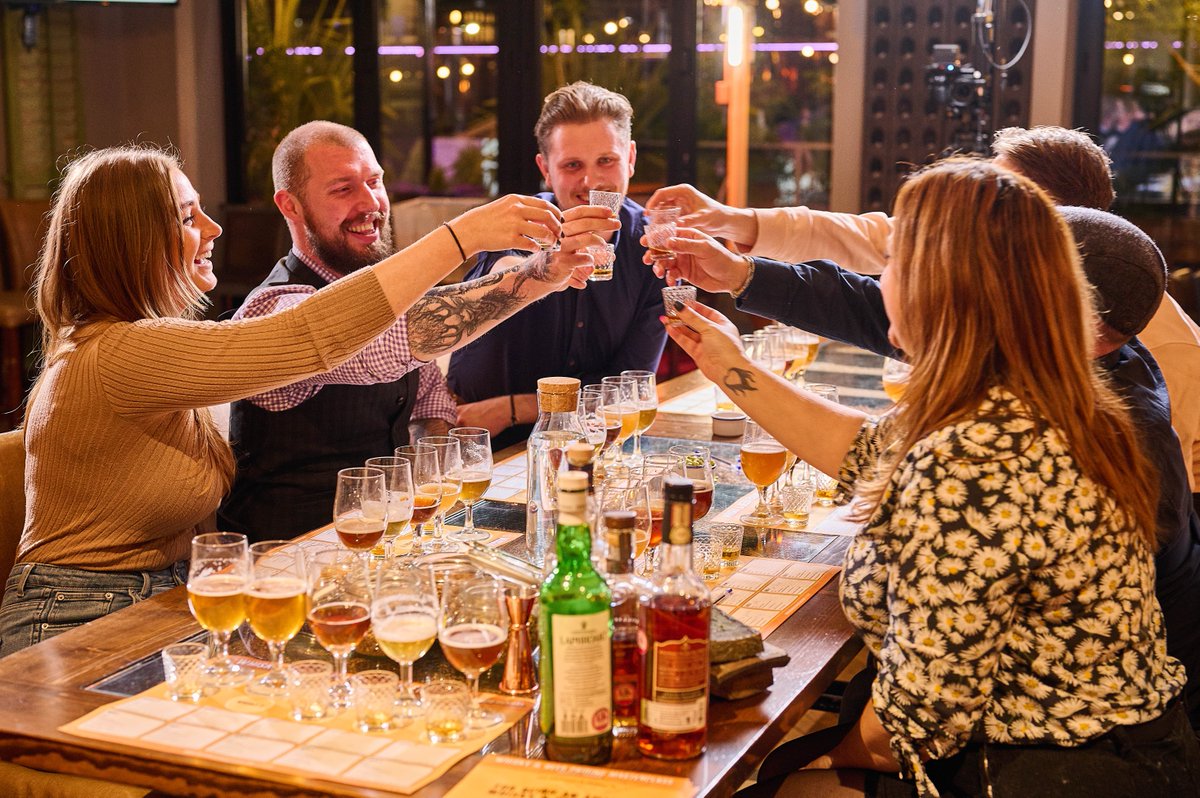 🥃 Whisky &amp; Beer pairing Masterclass 🍻

5 whisky’s, 5 beers, a B&amp;K meal and the undivided attention of our Whisky &amp; Beer specialist 😌 

Book yours now via the link in bio!