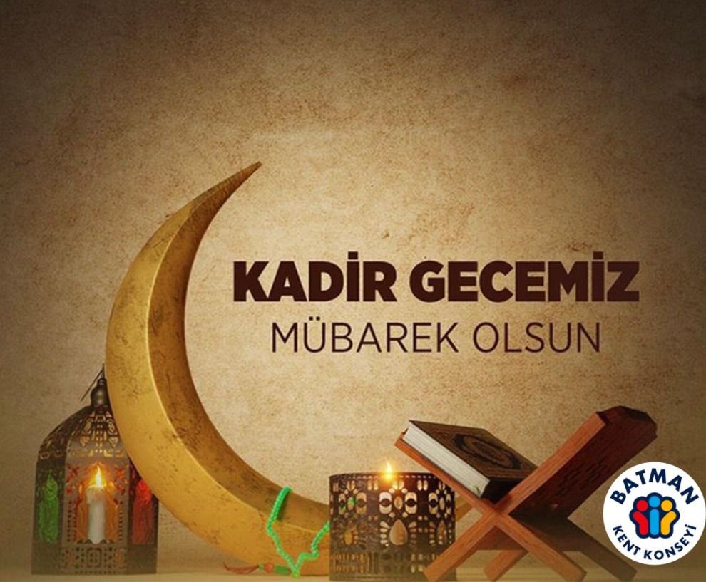 Bin aydan daha hayırlı olan Kadir Gecesi'nin İslam Âlemi ve tüm insanlık için hayırlara vesile olmasını Cenab-ı Allah’tan niyaz ederiz.

Abdülkadir DEMİR
Batman Kent Konseyi Başkanı