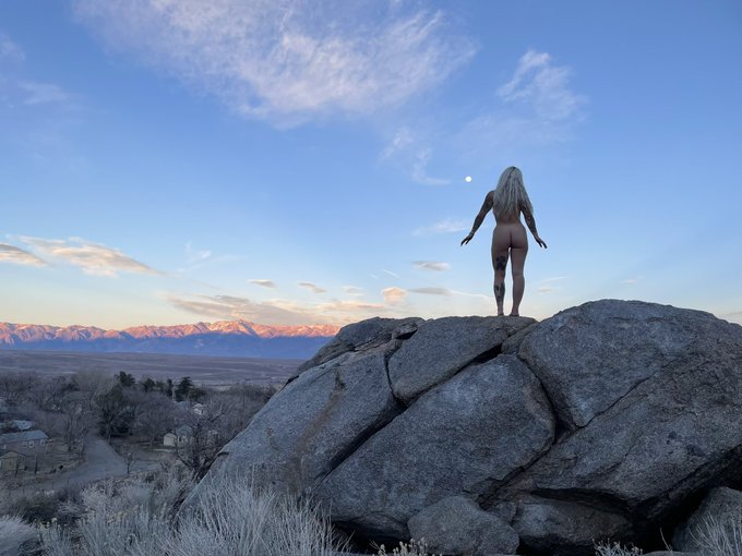 Full moon baby https://t.co/XplSvTTBil