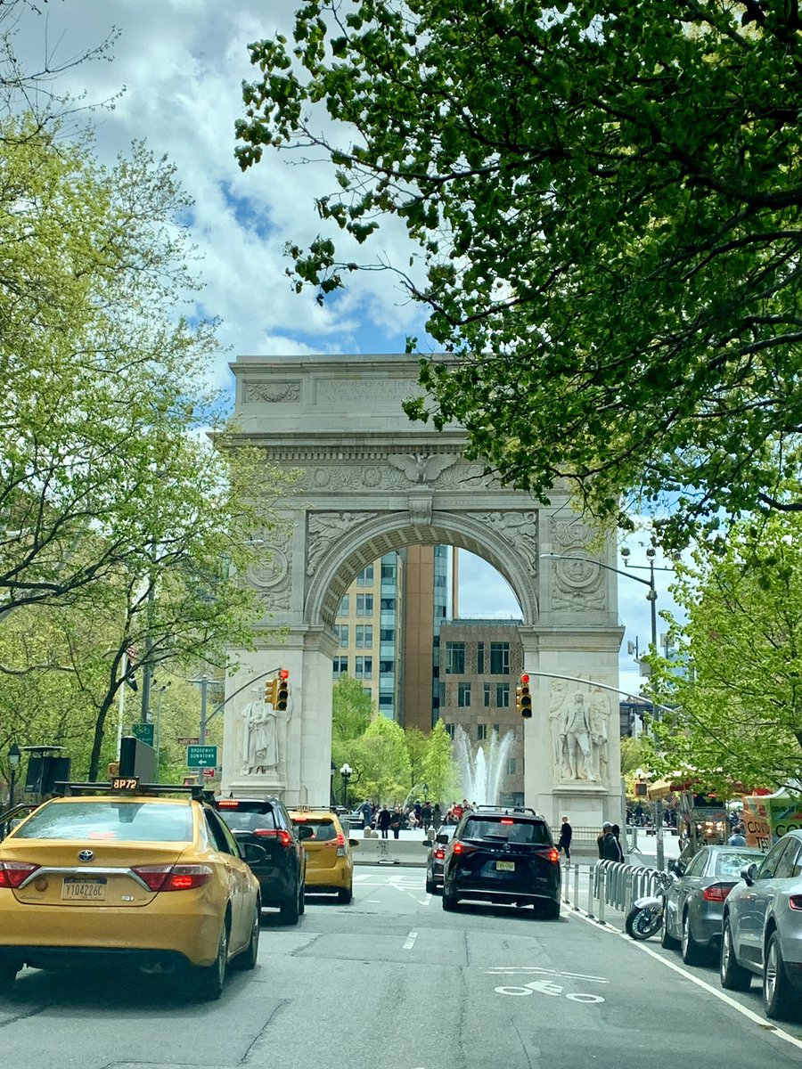 johnnyarraiz's tweet photo. Beautiful Spring in #NewYorkCity #crosstour #urbanphotography @NY1 https://t.co/AhNZCBRrtH