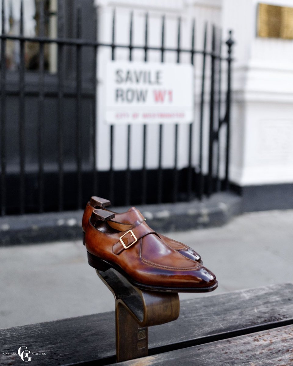 The iconic Gaziano Girling MTO Savile With Canyon Patina On The Square Deco Last showcased on Savile Row street in London! #ggsavile #savilerow 

Learn more here 👉  swiy.io/gazianogirling

📸: @mohansingphoto