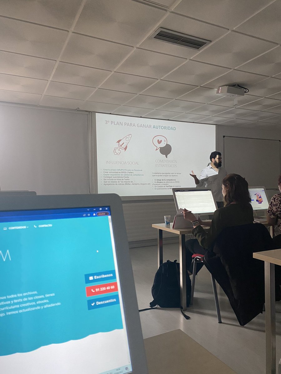 mariasantiagoCM's tweet image. La #clase15 sobre trabajar nuestra #MarcaPersonal es muy interesante y necesaria para aportar valor a nuestra propia marca👩🏻‍💻

Gracias a @cinacio06 por su enseñanza, vamos a por todas en @aulaCM 💪🏽🚀

#equipo233