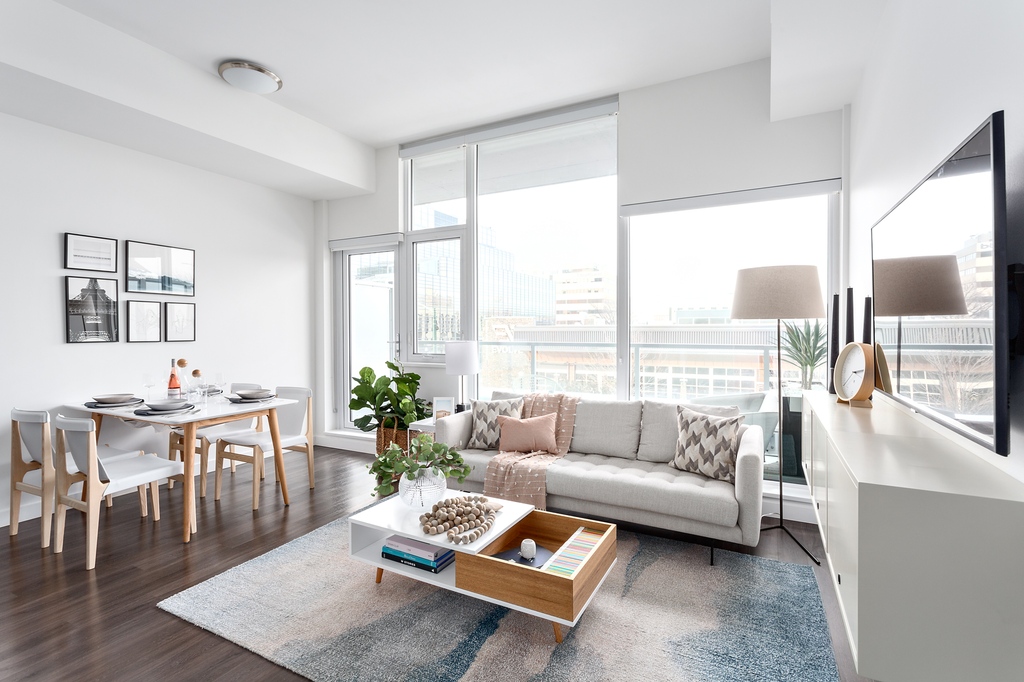 EdgarDevelopmnt's tweet photo. Reimagine renting at The MacLaren. Rising 27 storeys behind the historic Buena Vista Building's meticulous facade comes a collection of stylish one & two-bedroom rentals. Learn more at @maclarenliving.
#maclarenliving #edgardevelopment #edgar #edmonton #yeg #rentyeg https://t.co/YRiDIRn9kJ