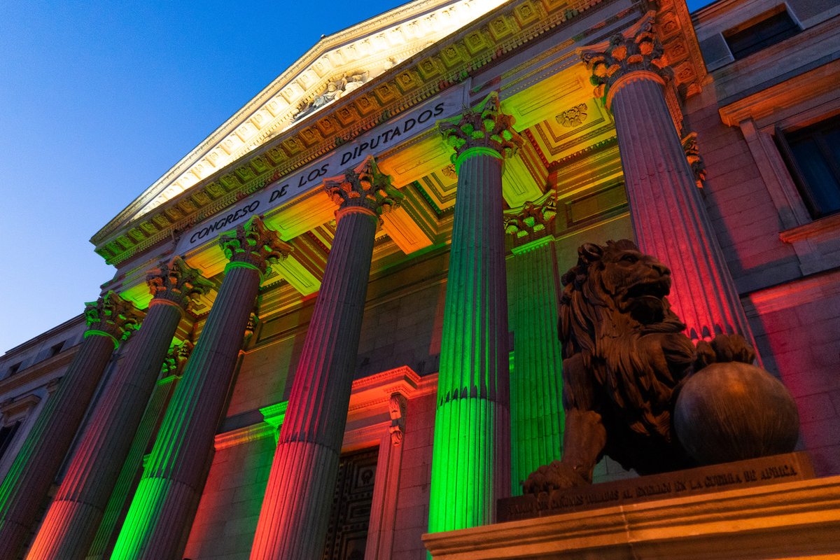 Congreso (@congreso_es) on Twitter photo Iluminamos nuestra fachada con los colores verde y naranja 🟢🟠 en el #DíaNacionaldelaFibrosisQuística para visibilizar a todas las personas que conviven con esta enfermedad y para compartir su mensaje: 'Días de cambios, días de esperanza' <a href="/FEFQ_CFspain/">Fed. Esp. Fibrosis Quística</a> Iluminamos nuestra fachada con los colores verde y naranja 🟢🟠 en el #DíaNacionaldelaFibrosisQuística para visibilizar a todas las personas que conviven con esta enfermedad y para compartir su mensaje: 'Días de cambios, días de esperanza' <a href="/FEFQ_CFspain/">Fed. Esp. Fibrosis Quística</a>