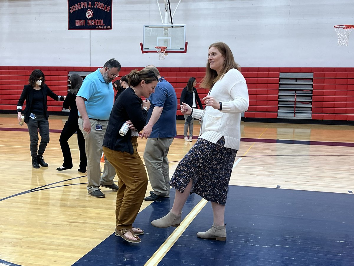 MrsG_ForanAP's tweet photo. Great time today with teachers having fun learning about kinesthetic movement &amp; brain breaks. Thank you Cathy Ganun for leading us! #LionPride @MrBLionPride @MrsKelly_FHS @MrZ_FHS @ManeStMirror https://t.co/HmpbGazWmu