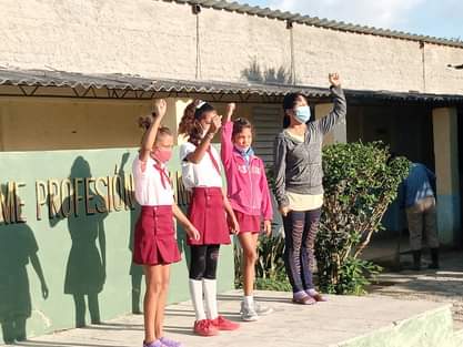 Nuestro centro recibe el reconocimiento Proeza Laboral, por haber contribuido centro de aislamiento durante el combate contra la propagación de la COVID-2019 #CubaMined #EducacionEspecialLasTunas #EducacionProvincialLasTunas #CubaViveYRenace <a href="/DiazCanelB/">Miguel Díaz-Canel Bermúdez</a>   <a href="/RafelAngelGonz1/">Rafel Angel González Rodríguez</a>