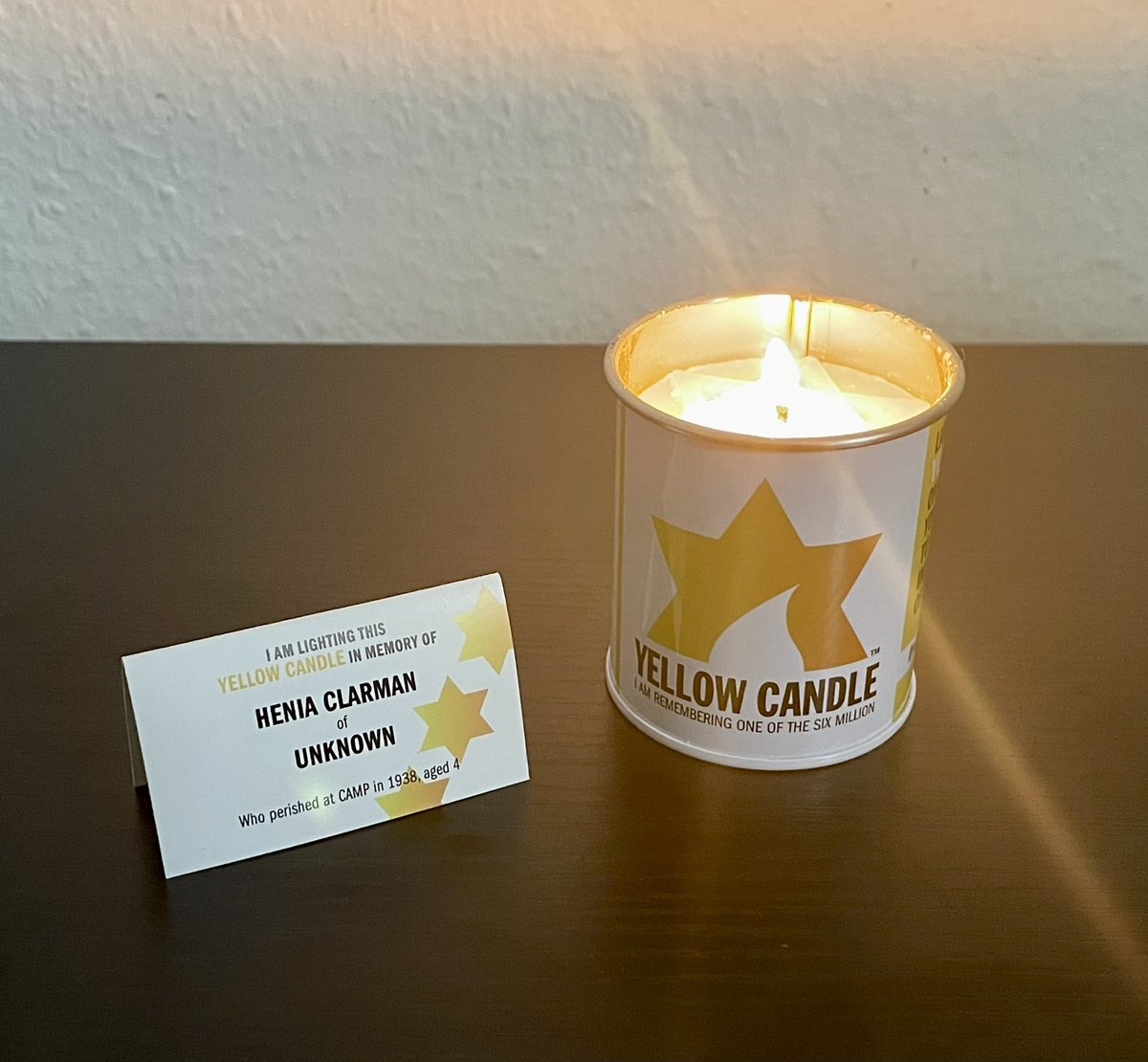 This evening, we light a #yellowcandle in memory of Henia Clarman, who was murdered in 1938, aged 4. We are also lighting to remember the 6 million Jewish people who perished during the Holocaust. @YellowCandleUK @maccabigb
