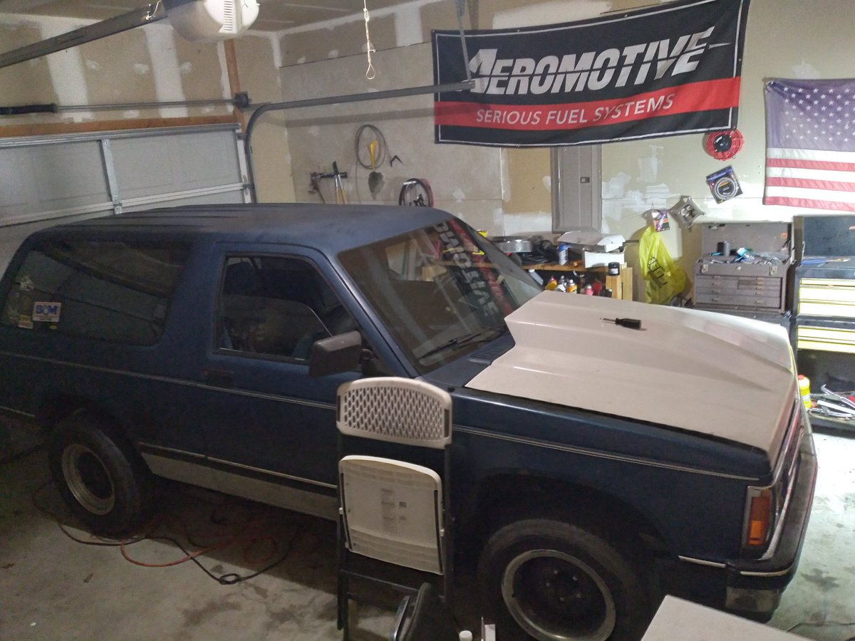 ShitboxScotty's tweet photo. Lowering kit, gt45 turbo and more inbound.
This little 5.3 is either gonna be fun of broken parts.
#Shitbox
#ShitboxNation https://t.co/gFUSG3aTaL