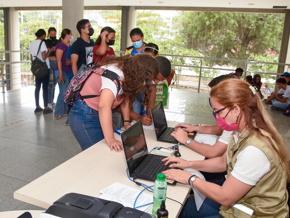 ¡Seguimos en jornada de personalización de tarjetas en @unitecnaroficial! 🧡

Recuerda que estaremos en servicio de 5pm a 7pm