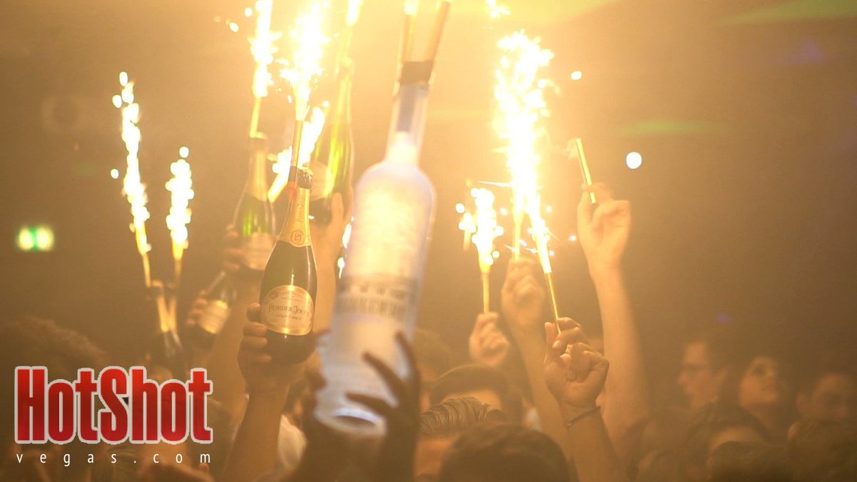 HotShotVegascom's tweet photo. Looking for bottle service this weekend? Look no further! Hotshot Vegas has the best specials in the best Nightclubs on the strip. Book with us today! Link in bio https://t.co/OzxdLmk3mX