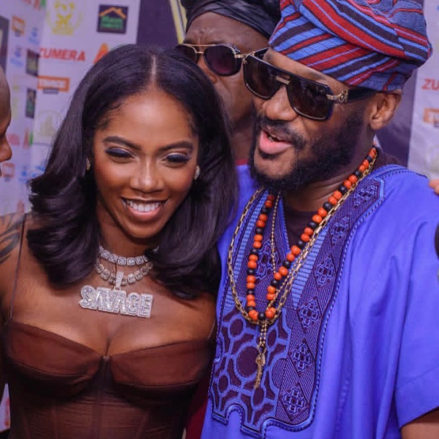 legitngnews's tweet photo. This is Royalty!
African music King links up with Queen of African music at the 'I Go Dye Standing' concert.
2baba and Tiwa Savage are inarguable some of the greatest of our time🙌
📸: igodye_ /@official2baba @TiwaSavage (Instagram)
#legitpost #legitng #tiwasavage #igodye https://t.co/wf5sK98frz