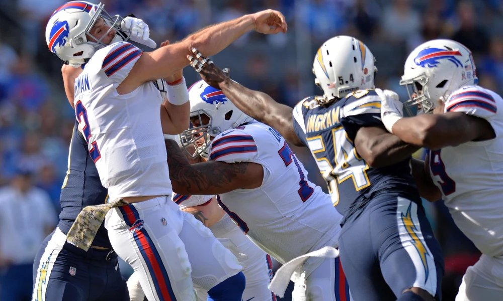 VintageBills's tweet image. Wacky Wednesday~

Stats from Nathan Peterman's first career start vs the Chargers: 6 for 14 for 66 yards &amp;amp; 5 INTs. A QBR of 0.3 and a QB rating of 17.9. #BillsMafia #WorstEver