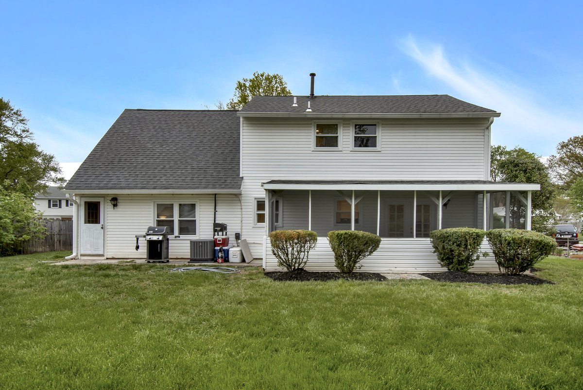 CaseySamson's tweet photo. #comingsoon #opensaturday in #Fairfaxva #moveinready #Greenbriar home with #updatedkitchen, perfect flow for entertaining, .21 acres on a quiet lot & more! https://t.co/Rn6RWlYu1B #homebuyers #househunting #northernvirginiarealestate #NEWLISTINGS #OpenHouse https://t.co/3eBdfDYVrl