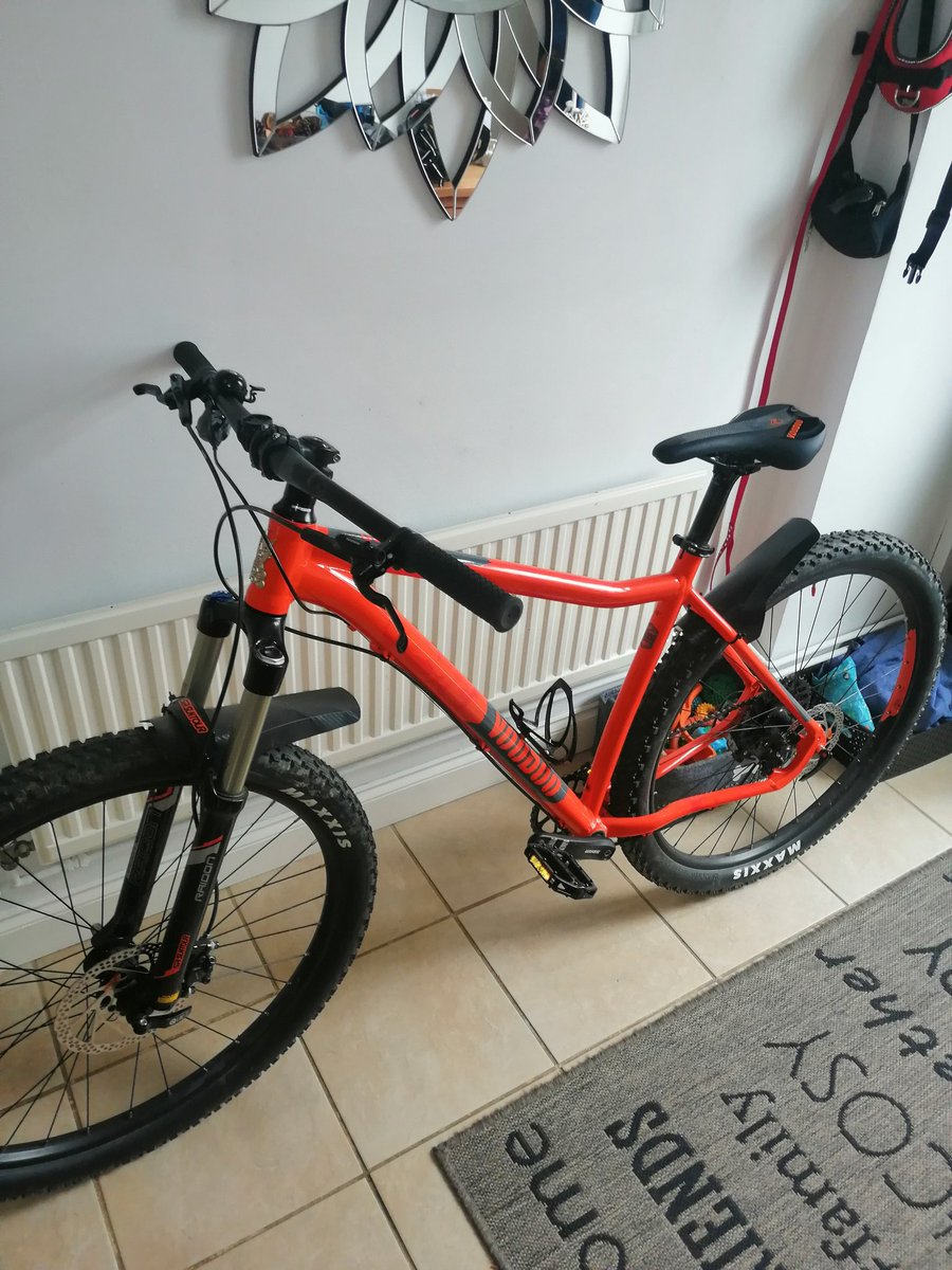 carters1664's tweet photo. @Halfords_uk to be told a bike you bought less than 18 months ago are know for rubbish bottom brackets isn't great. Bike hardly ridden but needing a repair. Not impressed with Peterborough store https://t.co/rWUGYQVPzr