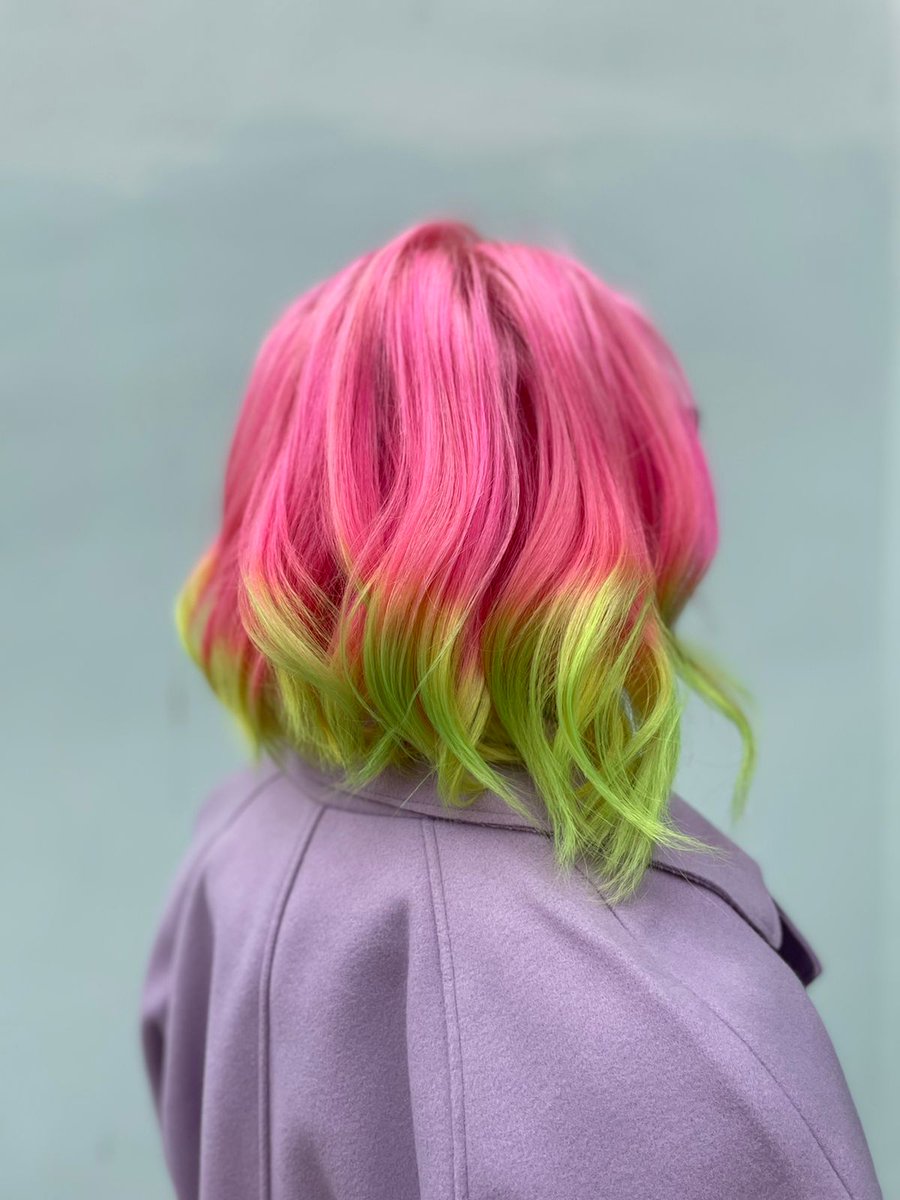Banan_Oduvan's tweet image. Сделали для @SatoriChan2 красоту 💗💚
#badgirl #colorstyle #hairs