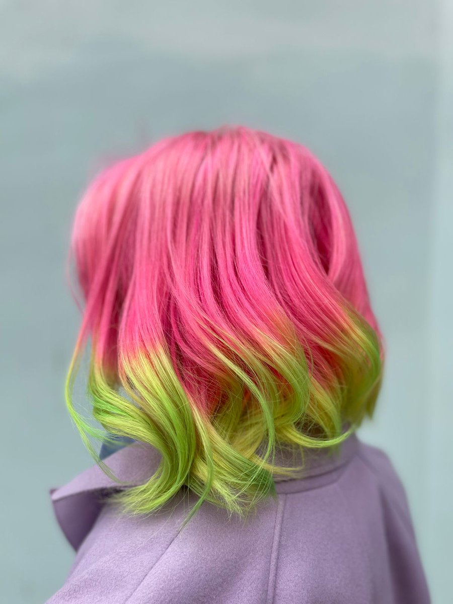Banan_Oduvan's tweet image. Сделали для @SatoriChan2 красоту 💗💚
#badgirl #colorstyle #hairs