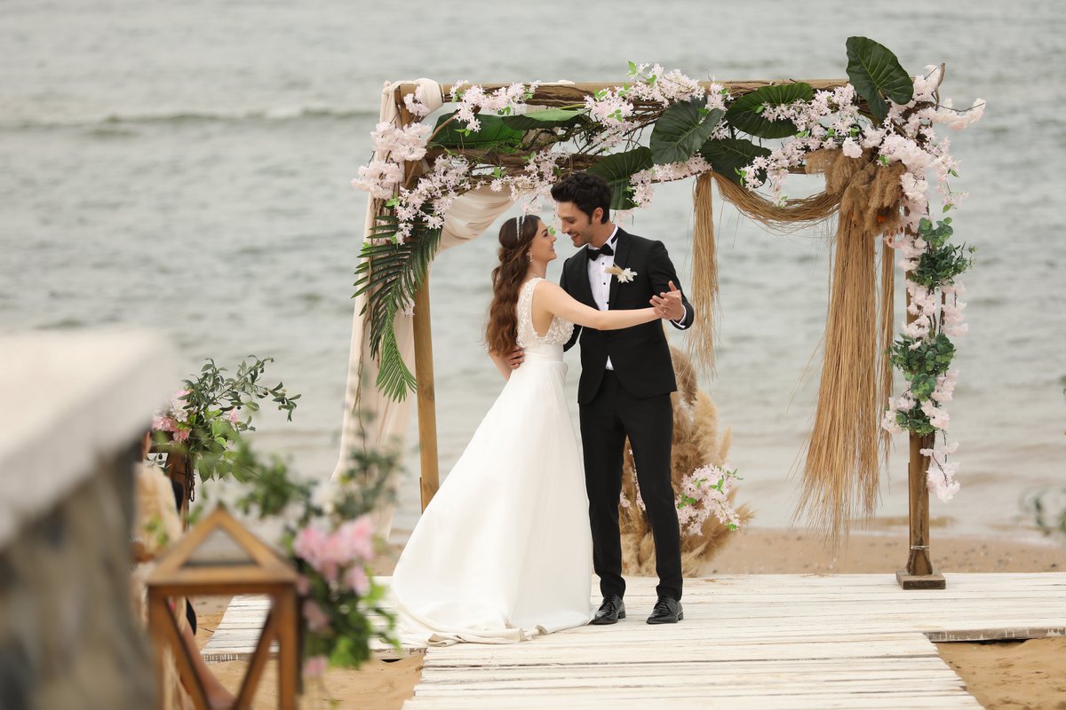 nodokuzyapim's tweet photo. Gününüz bu fotoğraf gibi çok güzel geçsin... 🥰 #EsZan #AşkMantıkİntikam https://t.co/pAPyvz5Zrh
