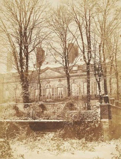 loxaruzi's tweet photo. L’hôtel de Chimay (ici en 1853), 17 quai Malaquais, prétendument habité par le baron de #Charlus (et qu'occupe depuis 1883 l'école des @beauxartsparis).
@AmisDeProust @Paris #proust #livres #lecture #litterature https://t.co/WAA6yZMev4